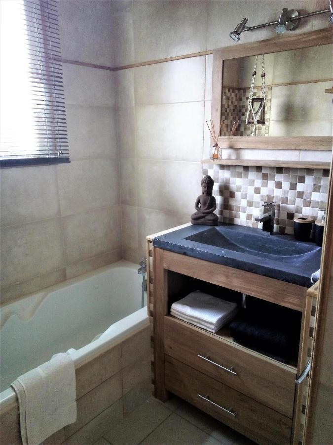 Bed and Breakfast Les Coronilles Бокер Экстерьер фото