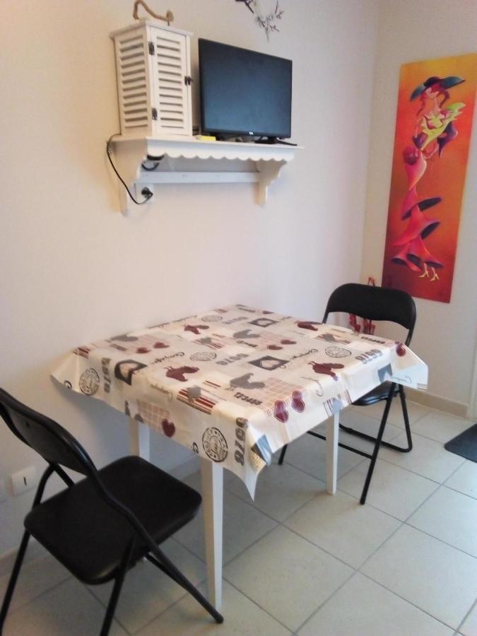 Bed and Breakfast Les Coronilles Бокер Экстерьер фото