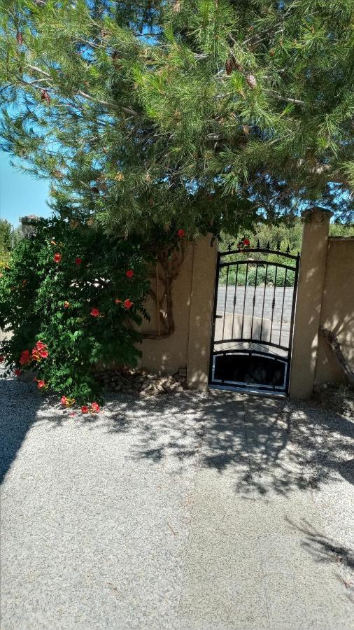 Bed and Breakfast Les Coronilles Бокер Экстерьер фото