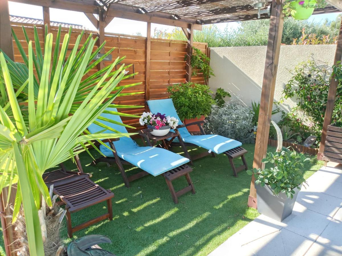 Bed and Breakfast Les Coronilles Бокер Экстерьер фото