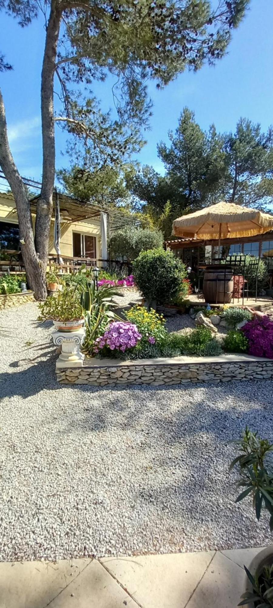 Bed and Breakfast Les Coronilles Бокер Экстерьер фото